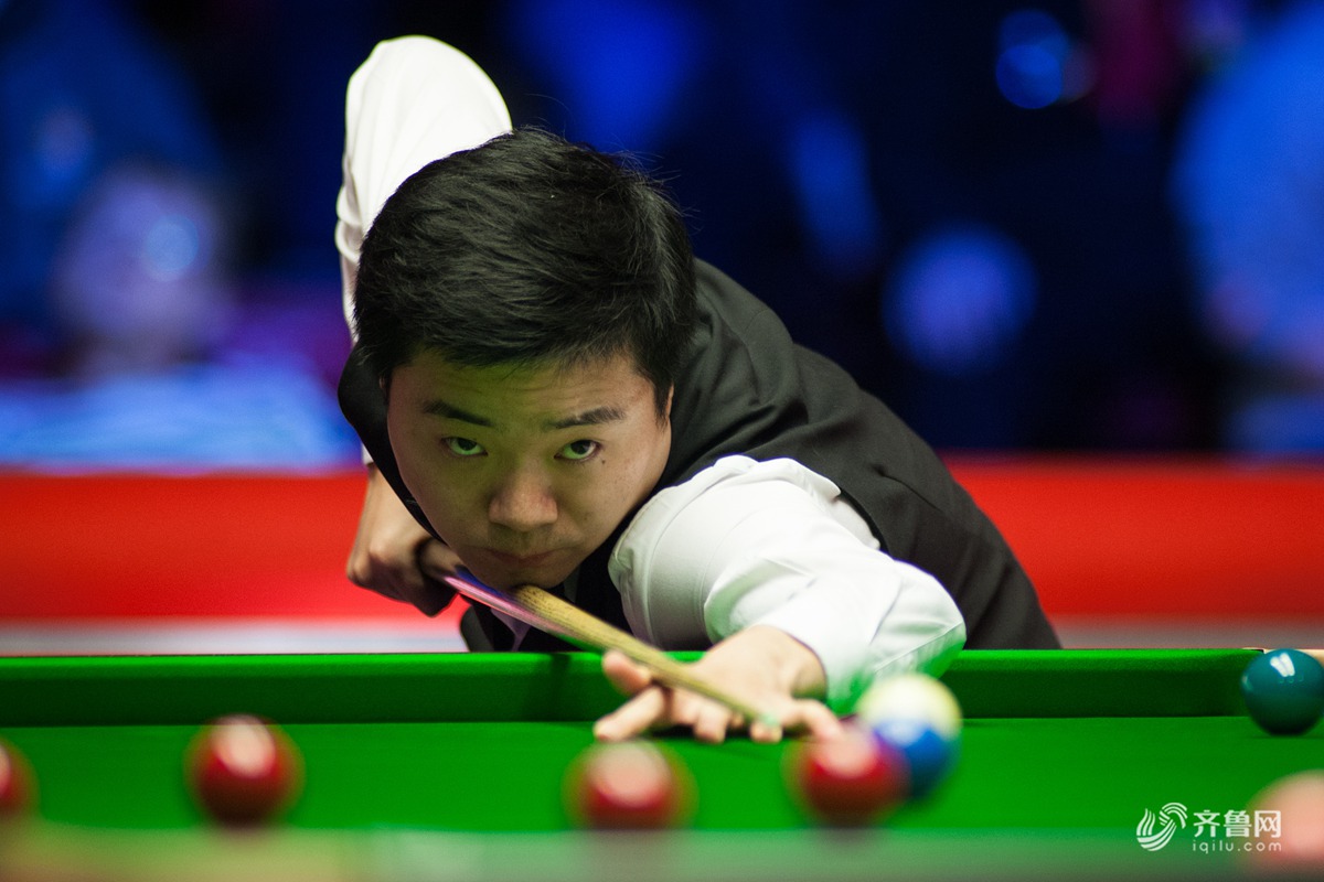 面对对手突 面对对手突