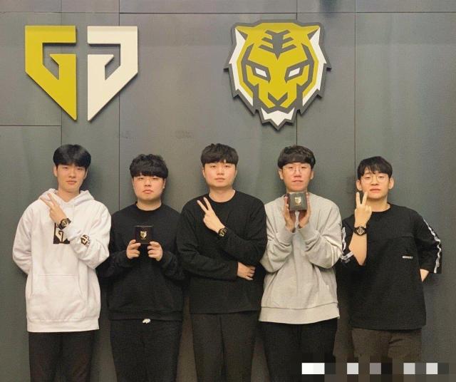 病并不轻微 病并不轻微