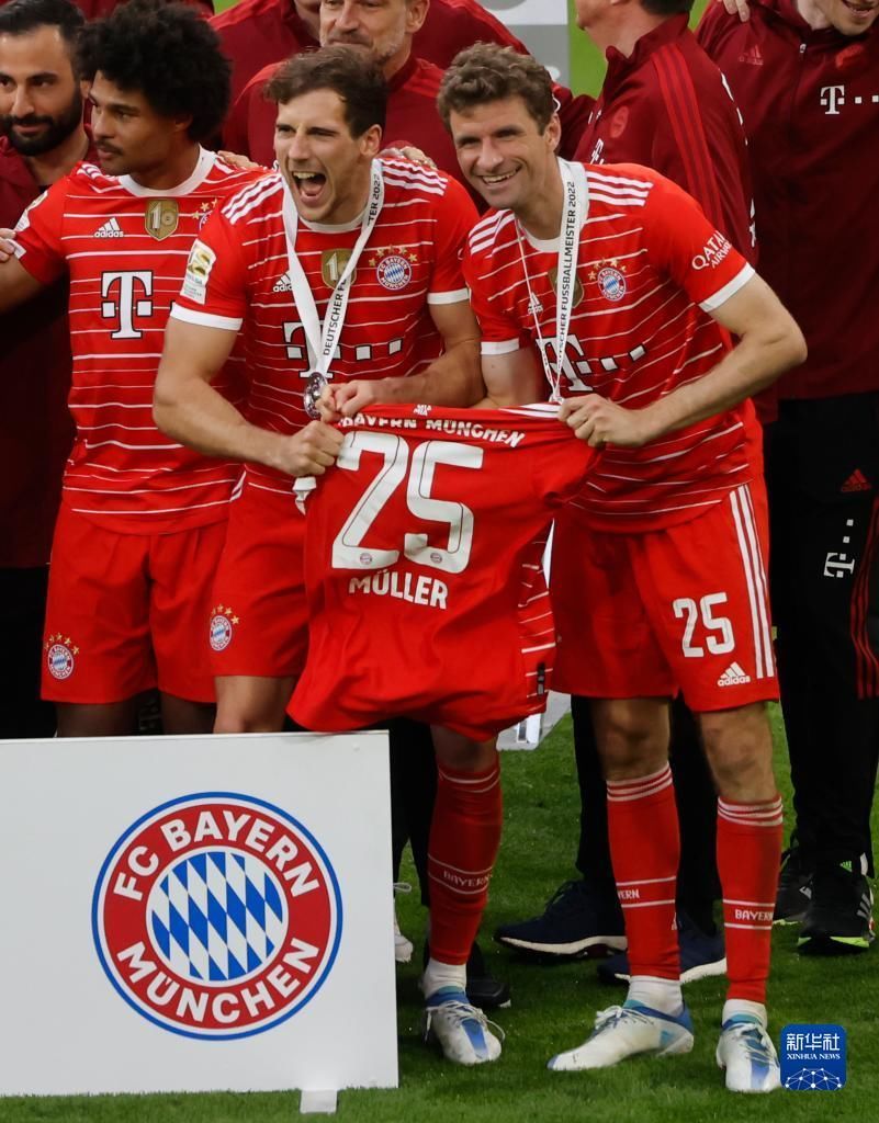 在绿茵场上 在绿茵场上